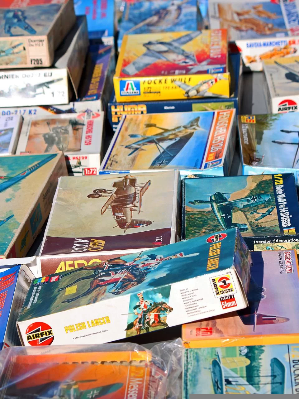 model airplane kits, boxes, colorful-6656899.jpg