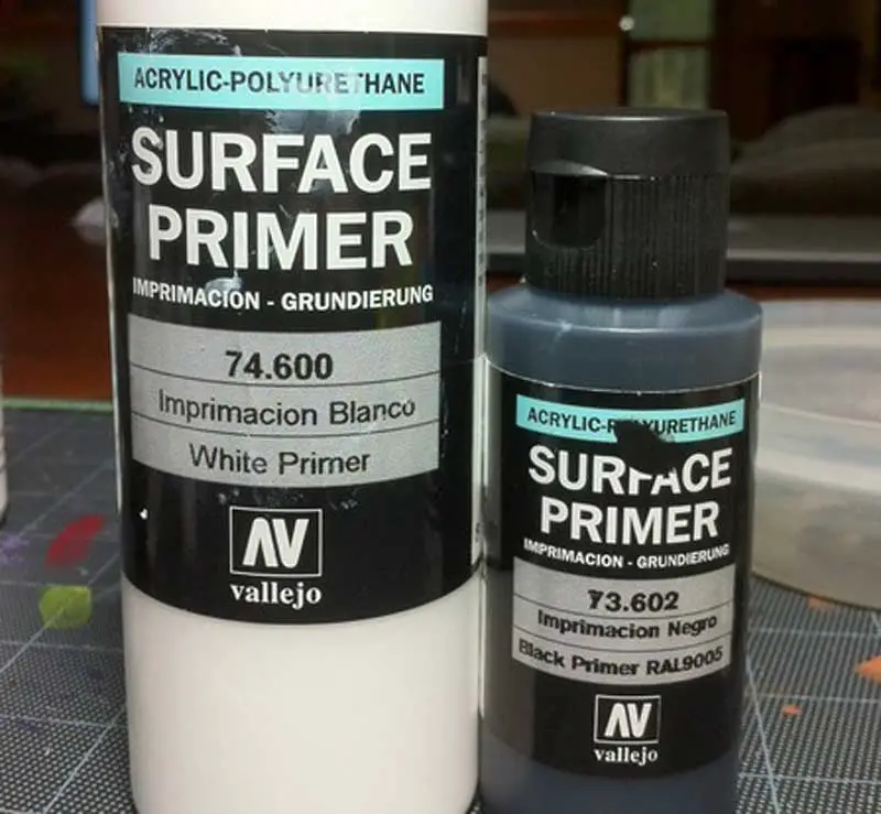 Is this how surface primer (Vallejo) work? : r/minipainting